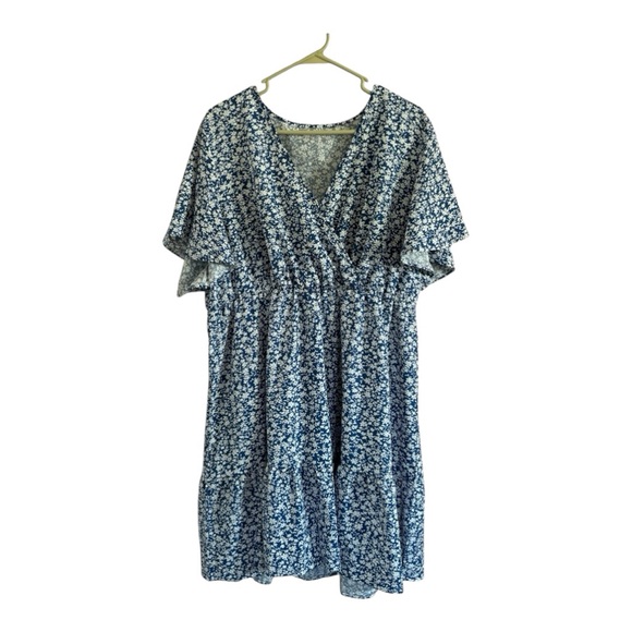 SHEIN Curve + Plus 2X Blue & White Floral V-Neck Ruffle Sleeve Dress - Picture 2 of 8